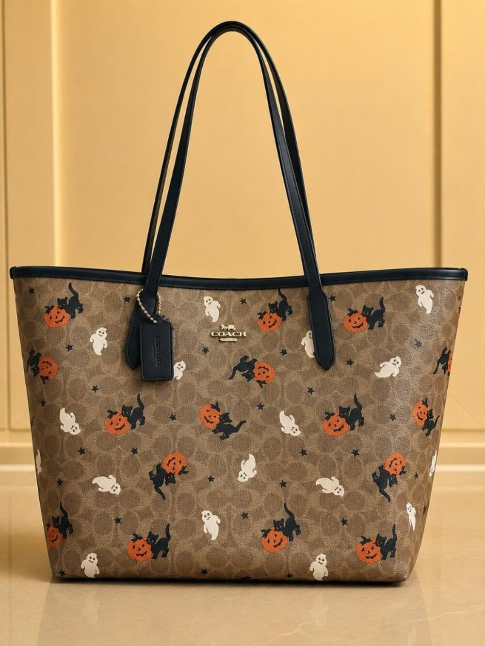NWT Coach City Tote In Signature With Halloween cw450
